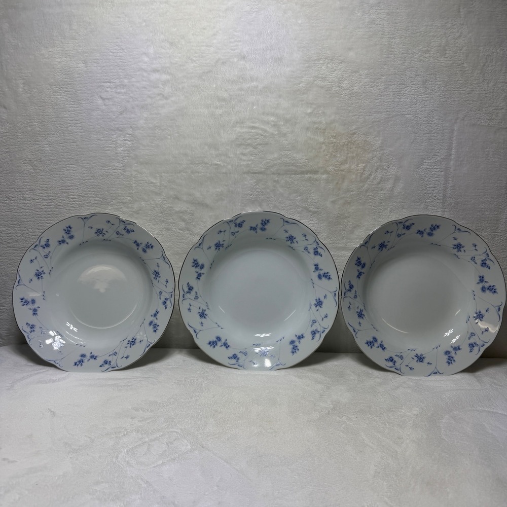 VTG‎ Premiere Blue Dawn ME113 Soup Bowls Set of 3 White Blue Floral Scalloped 9"